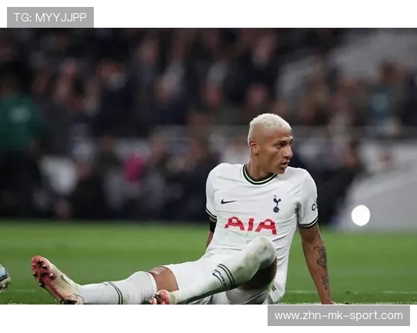 热刺理查利森禁区内补射得分