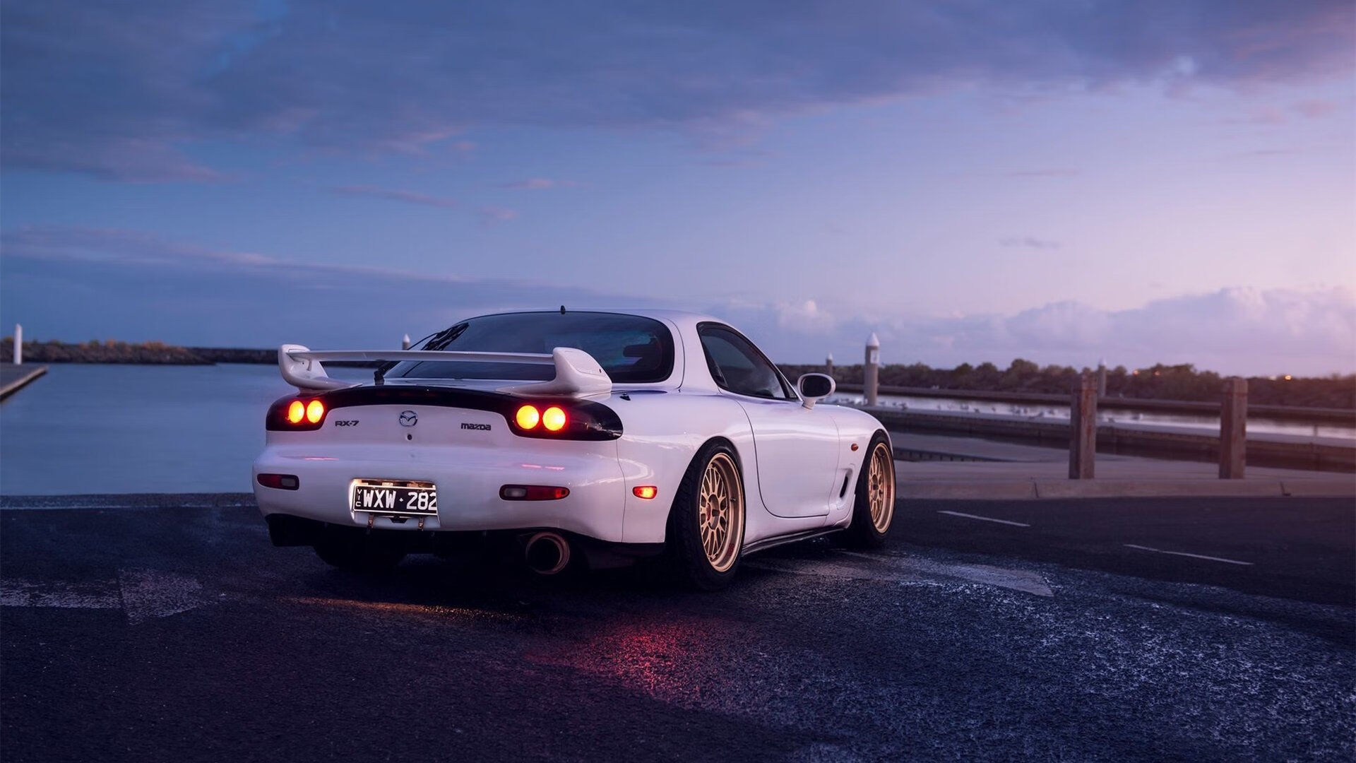 官方平台上线独家纪录片全景呈现球队成长与转型历程，足球 纪录片